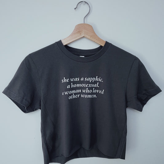 She was a sapphic, a homosexual, a woman who loved other women shirt Dickinson Shirt